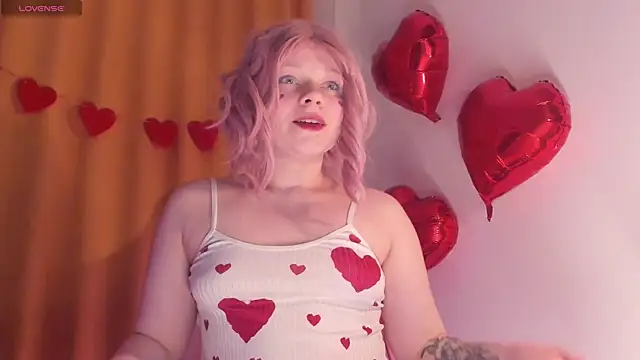 Snapshot of SueNiceeeee chatting on 14, 2, 2026 SueNiceeeee online show from 14, 2, 2026