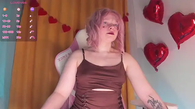 Snapshot of SueNiceeeee chatting on 16, 2, 2026 SueNiceeeee online show from 16, 2, 2026