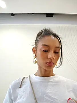 Leaberry online show from 19, 11, 2025