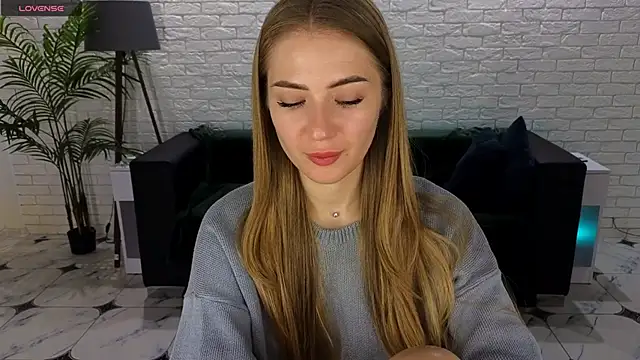 Adelyna Bird online show from 29, 9, 2025