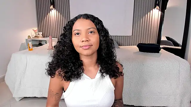 Snapshot of Zafiiraa chatting on 9, 5, 2026 Zafiiraa online show from 9, 5, 2026