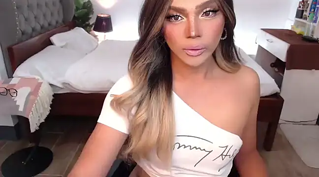 liaa lurrecams online show from 9, 3, 2025