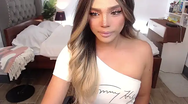 liaa lurrecams online show from 19, 3, 2025