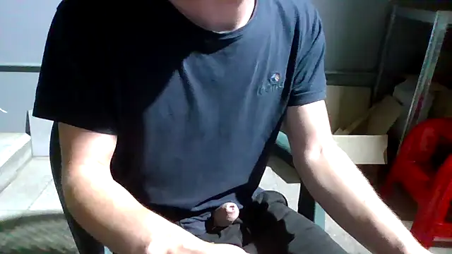 Snapshot of simoninside25 chatting on 14, 9, 2025 simoninside25 online show from 14, 9, 2025