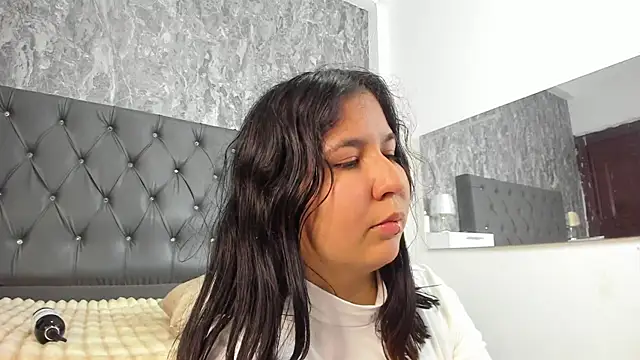 Lia sarahi online show from 7, 2, 2026