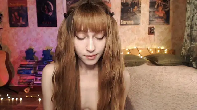 Friendly Ellie online show from 19, 12, 2024