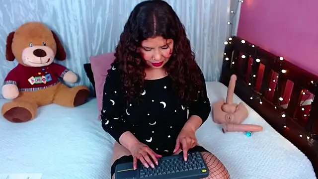 Queenamazon1 online show from 10, 9, 2025