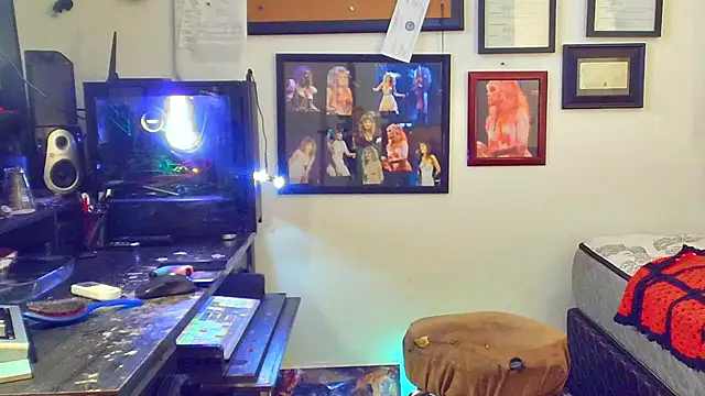 Snapshot of DoMeDoggyDiana chatting on 16, 11, 2025 DoMeDoggyDiana online show from 16, 11, 2025