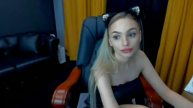 HaleySweet18 online show from 3, 7, 2026