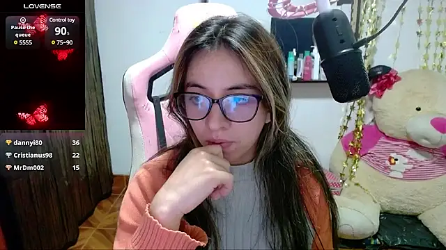 Maggie Fox3 online show from 9, 2, 2025