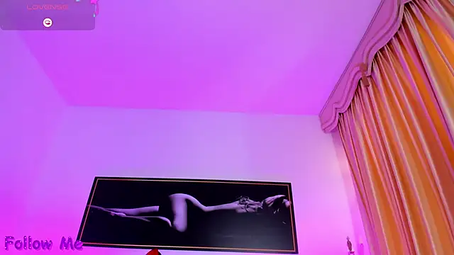 perla hott1 online show from 4, 3, 2026