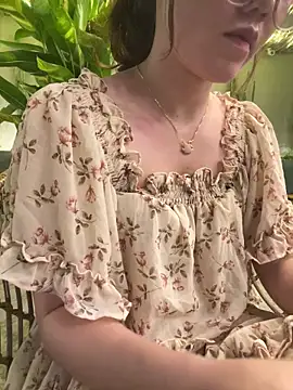 Snapshot of HinaLovely chatting on 1, 2, 2025 HinaLovely online show from 1, 2, 2025