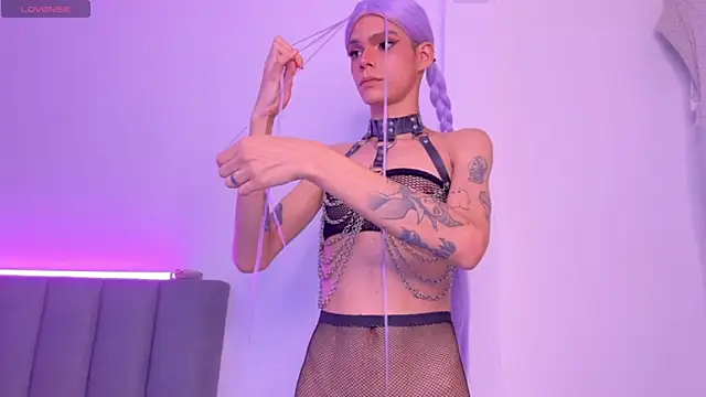 Varya Ferreira online show from 6, 12, 2024