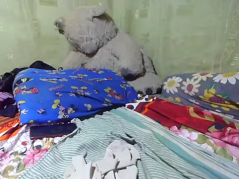 Snapshot of Alora-shine chatting on 23, 3, 2025 Alora-shine online show from 23, 3, 2025