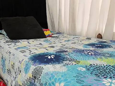 emely garcia online show from 11, 10, 2025