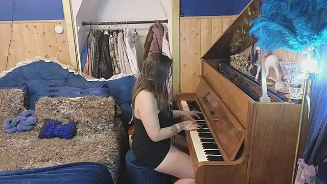 VanessaDoyle online show from 2, 12, 2025