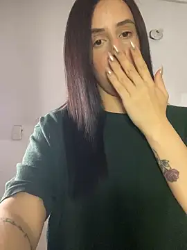 Amira Milker online show from 6, 1, 2025