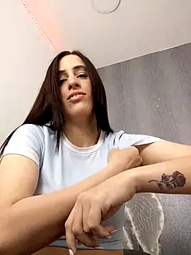 Amira Milker online show from 12, 2, 2025