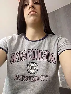 Amira Milker online show from 10, 3, 2025