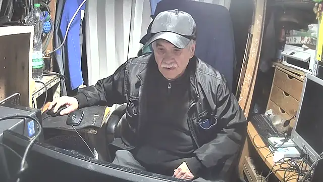 nonnomaturobisex online show from 2, 3, 2025