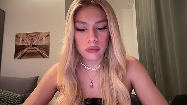 saray doll online show from 5, 3, 2026