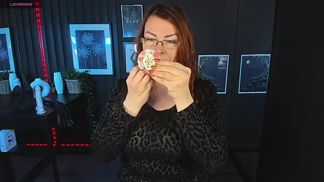 MrsIngrid online show from 14, 2, 2025