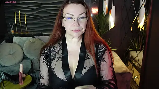 MrsIngrid online show from 7, 10, 2025