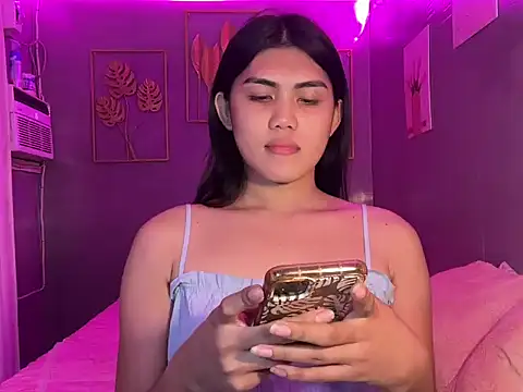 Delicate Savannah online show from 13, 10, 2025