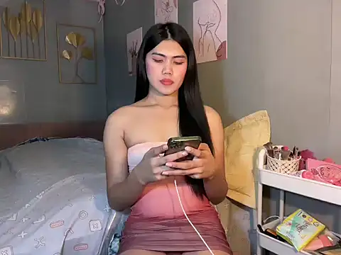 Delicate Savannah online show from 23, 3, 2026