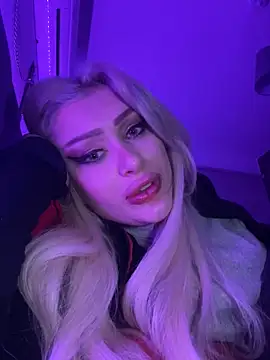 Snapshot of JennaLinn chatting on 3, 1, 2025 JennaLinn online show from 3, 1, 2025