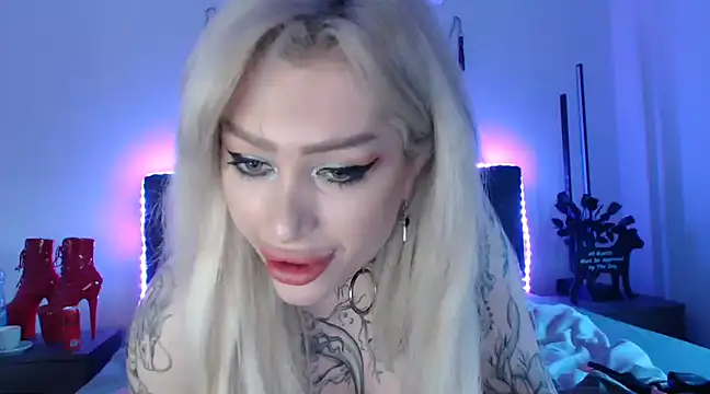 Snapshot of JennaLinn chatting on 11, 1, 2025 JennaLinn online show from 11, 1, 2025