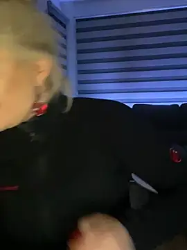 Snapshot of JennaLinn chatting on 27, 1, 2025 JennaLinn online show from 27, 1, 2025