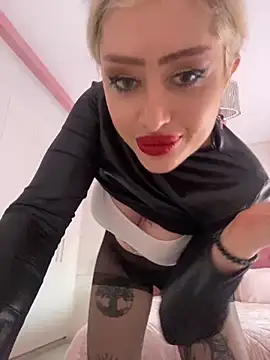 Snapshot of JennaLinn chatting on 4, 2, 2025 JennaLinn online show from 4, 2, 2025