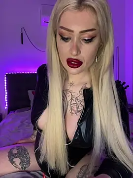 Snapshot of JennaLinn chatting on 6, 2, 2025 JennaLinn online show from 6, 2, 2025