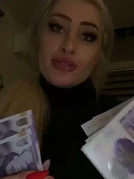 Snapshot of JennaLinn chatting on 24, 2, 2025 JennaLinn online show from 24, 2, 2025