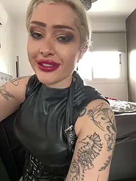 Snapshot of JennaLinn chatting on 5, 3, 2025 JennaLinn online show from 5, 3, 2025