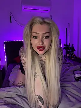 Snapshot of JennaLinn chatting on 10, 3, 2025 JennaLinn online show from 10, 3, 2025