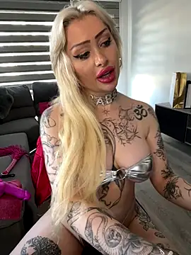 Snapshot of JennaLinn chatting on 13, 9, 2025 JennaLinn online show from 13, 9, 2025