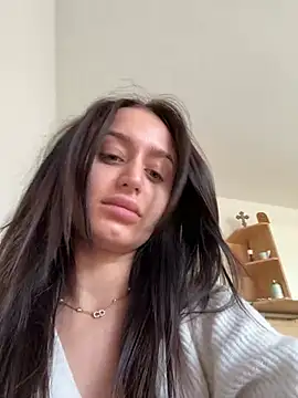 Snapshot of Zeyna1 chatting on 4, 3, 2025 Zeyna1 online show from 4, 3, 2025