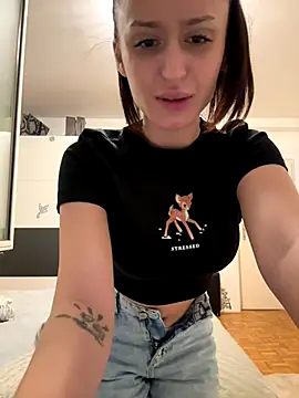 Snapshot of Zeyna1 chatting on 22, 9, 2025 Zeyna1 online show from 22, 9, 2025