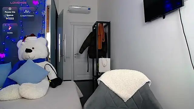 KateJonson online show from 3, 1, 2025