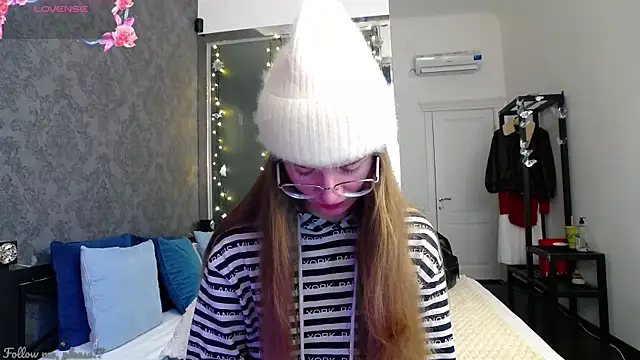 KateJonson online show from 2, 10, 2025