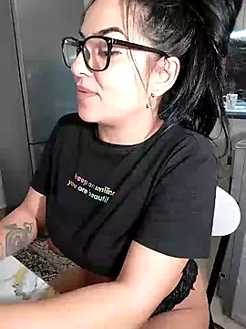 hot-babygirl online show from 5, 2, 2025