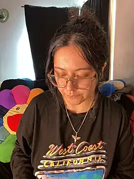 MsConejitaa online show from 6, 1, 2025