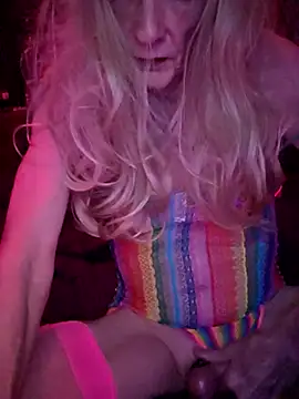 Snapshot of Vonniecd chatting on 14, 10, 2025 Vonniecd online show from 14, 10, 2025