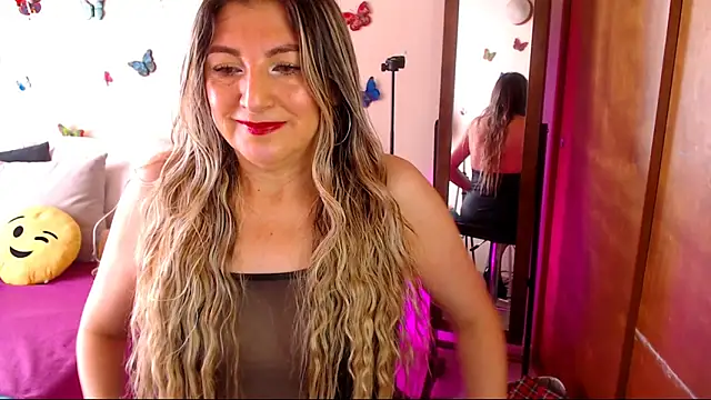 Jolie-Mature online show from 15, 3, 2026