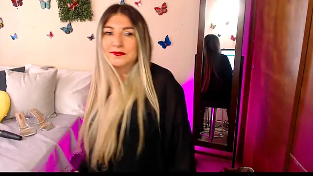 Jolie-Mature online show from 17, 4, 2026