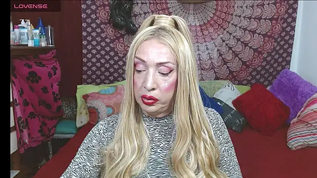 Snapshot of elena_evans chatting on 28, 2, 2026 elena evans online show from 28, 2, 2026