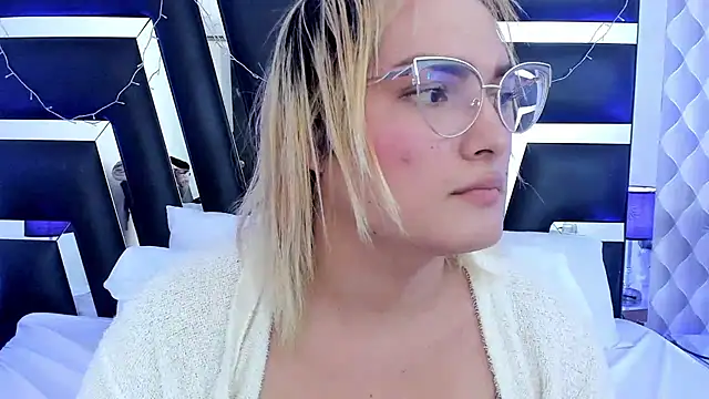 Snapshot of katya_kozlov chatting on 26, 2, 2025 katya kozlov online show from 26, 2, 2025