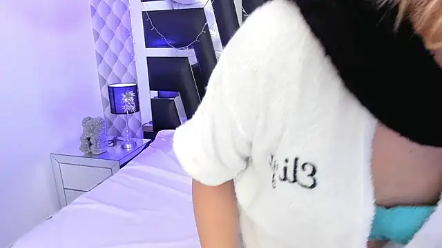 Snapshot of katya_kozlov chatting on 15, 3, 2025 katya kozlov online show from 15, 3, 2025